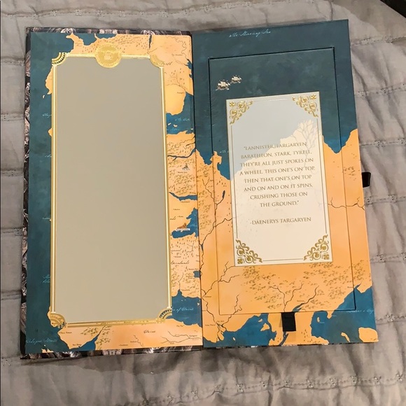 Urban Decay Game of Thrones Eyeshadow Palette - Picture 3 of 5